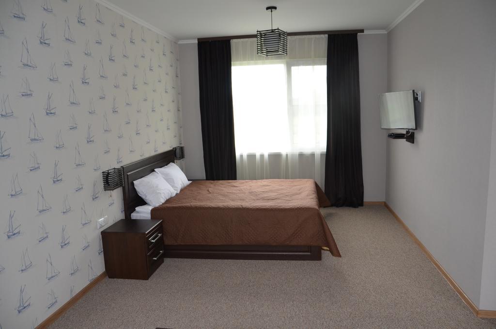 Hotel Yacht Club Mayak Dnistrivka Стая снимка