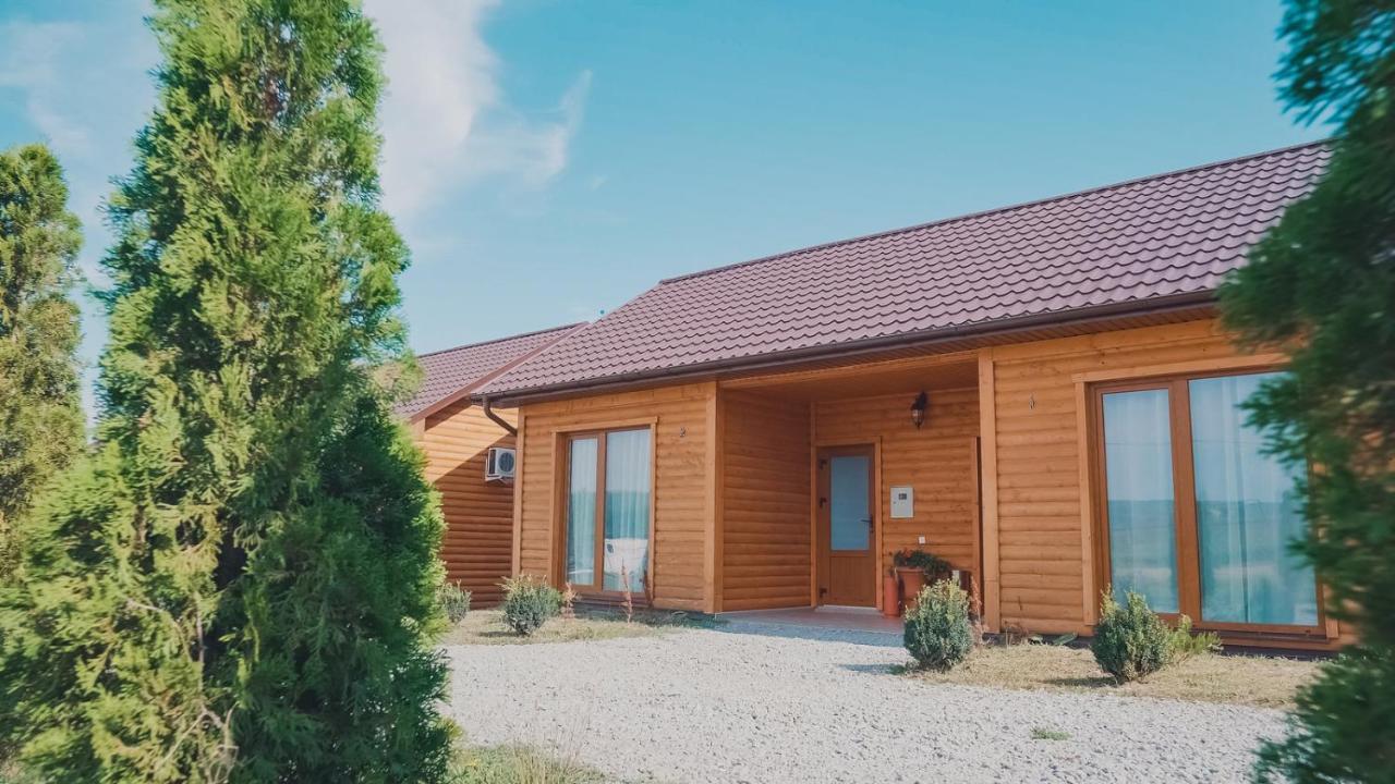 Hotel Yacht Club Mayak Dnistrivka Екстериор снимка